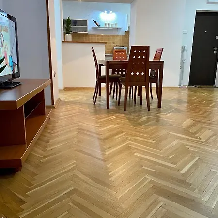 Regina's 2bedroom Near Square * Skopje