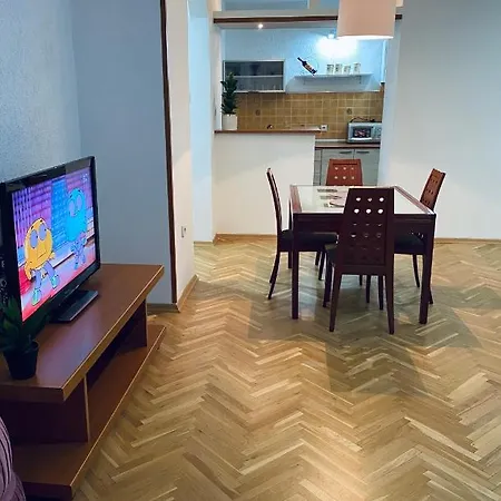 Apartment Regina's 2bedroom Near Square Skopje