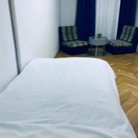 Regina's 2bedroom Near Square * Skopje