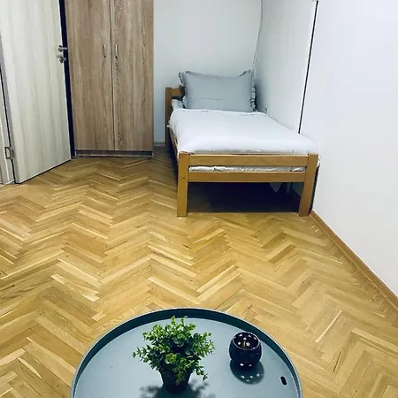 Regina's 2bedroom Near Square *